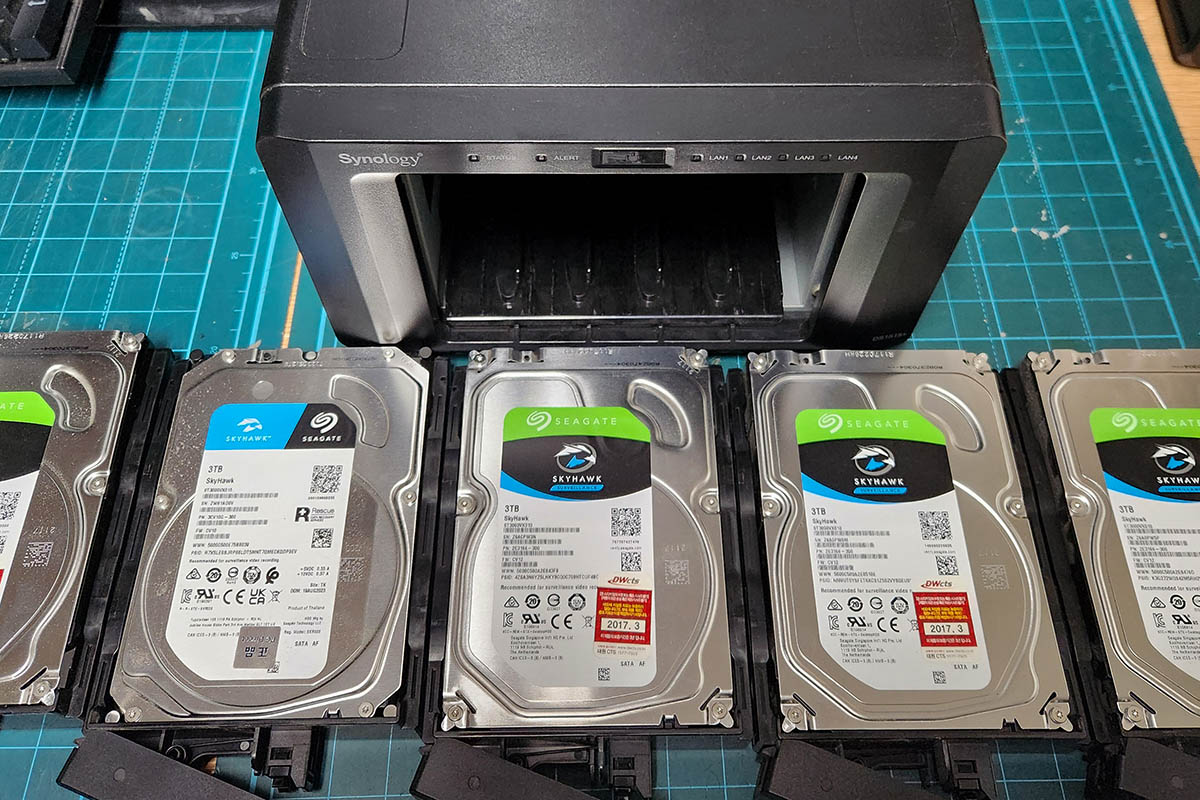 디스크 5개를 레이드5로 사용